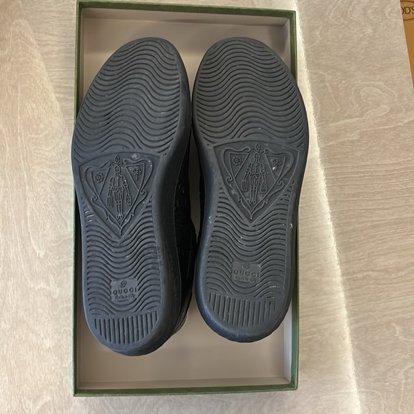 Mint condition Gucci sneakers size 9 men’s . Original box , dust bag included - Picture 6 of 6